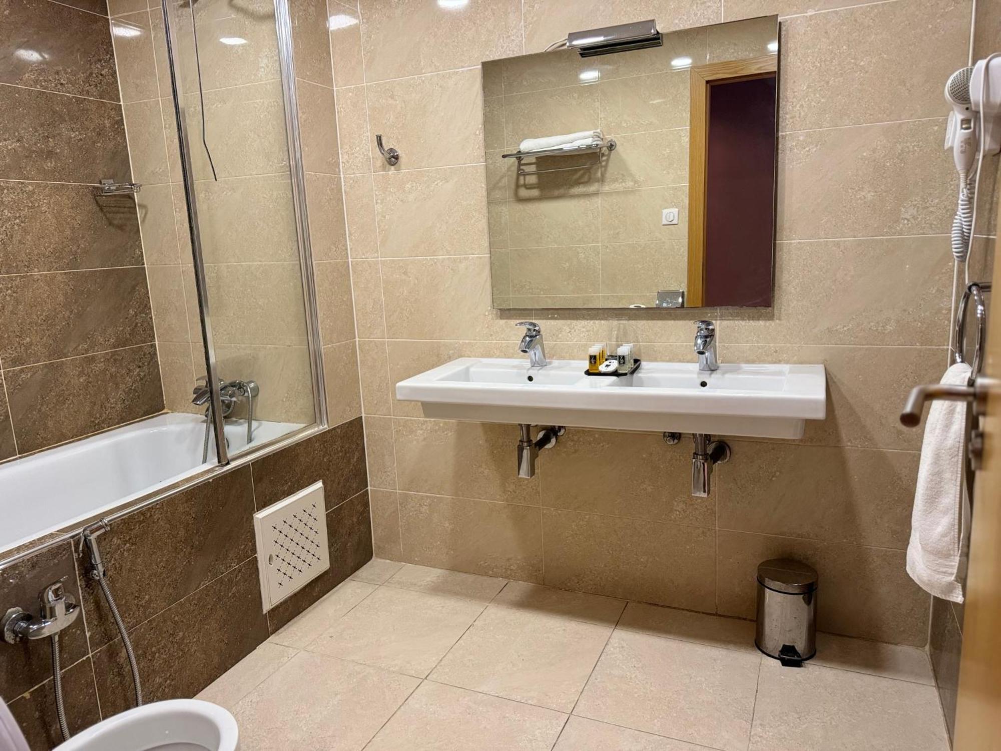 Le Zenith Hotel 오랑 외부 사진